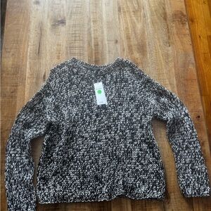 Eileen Fisher Black White knit 100% organic cotton round Neck box top Sweater